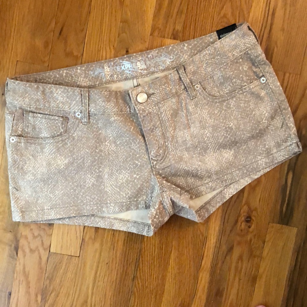 EXPRESS Patterned Shorts - Picture 1 of 5